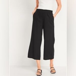 Old Navy Black High-Waisted Lettuce-Edge Linen-Blend
Culotte Pants Size MP